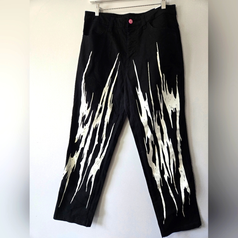 SALEM 7 Mens Black Pants with White Graphic Design. Size 30